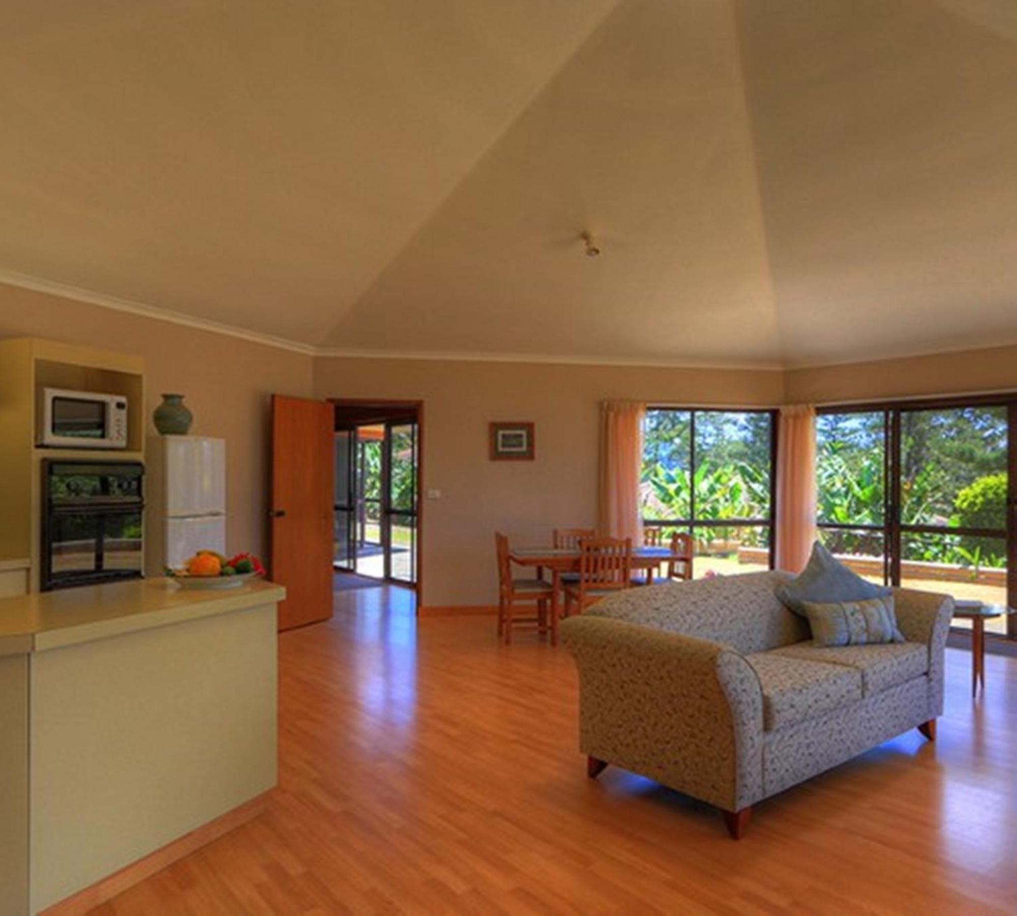 Shearwater Scenic Villas Burnt Pine Room photo